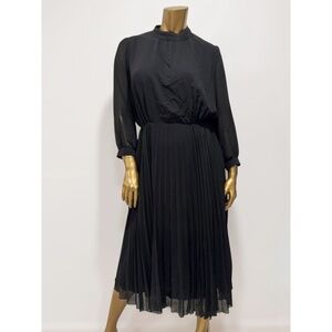 Ferne Boutique Women's Black Mock neck Long Sleeve Pleated Midi Dress Size L